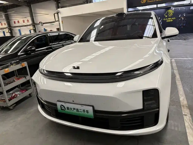 Li Auto L7 — Фото автомобиля 2