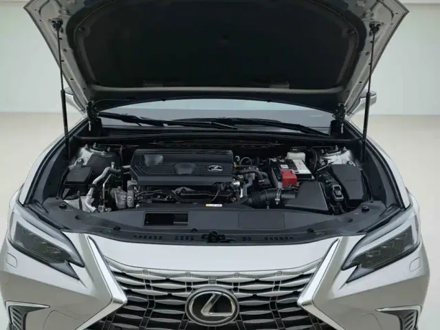 Lexus ES — Фото автомобиля 6