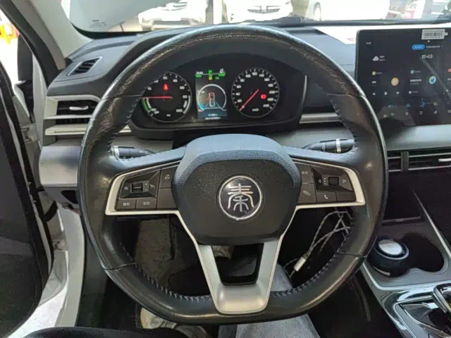 BYD Qin — Фото автомобиля 10