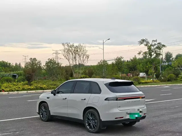 Leapmotor C10 — Фото автомобиля 7