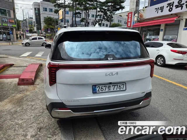 Kia Carnival — Фото автомобиля 2
