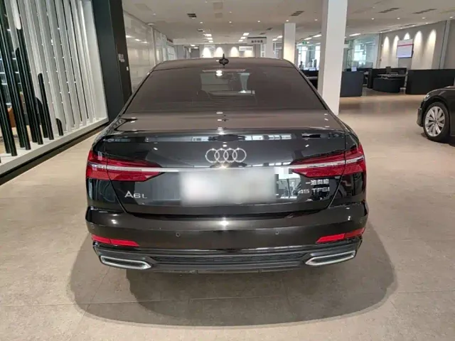 Audi A6L — Фото автомобиля 3