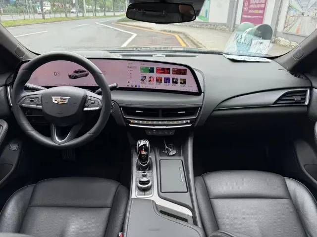 Cadillac CT5 — Фото автомобиля 9