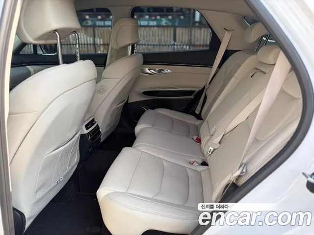 Genesis GV70 — Фото автомобиля 8