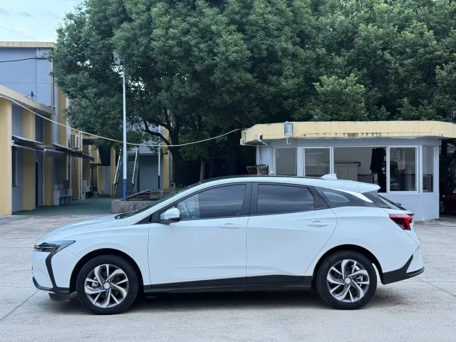 Buick Velite 6 — Фото автомобиля 9