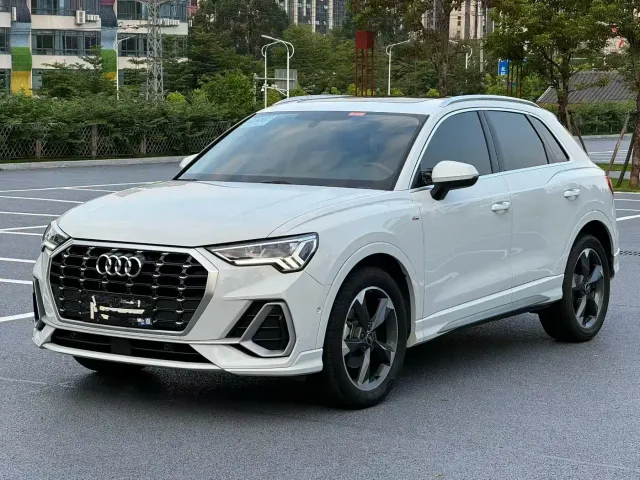 Фотография автомобиля — Audi Q3