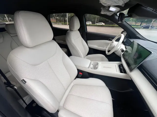 Baojun Yunhai — Фото автомобиля 14