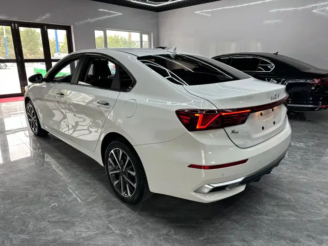 Kia K3 — Фото автомобиля 4