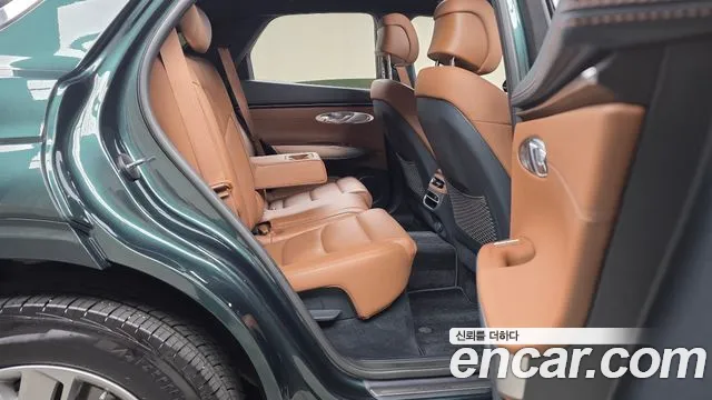 Genesis GV70 — Фото автомобиля 10