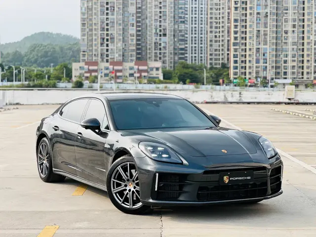 Porsche Panamera — Фото автомобиля 3