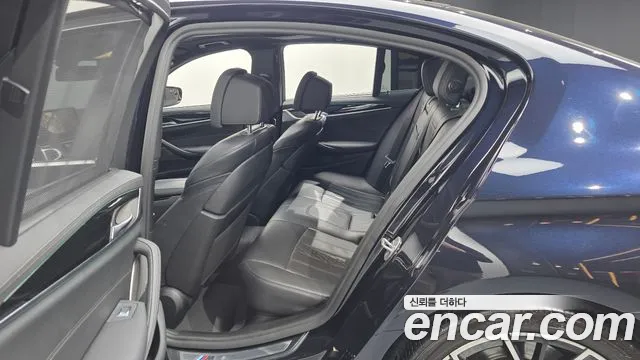 BMW 5 Series G30 — Фото автомобиля 17