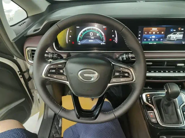 GAC Trumpchi M6 — Фото автомобиля 10