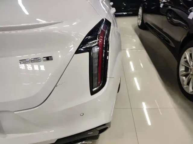 Cadillac CT4 — Фото автомобиля 7