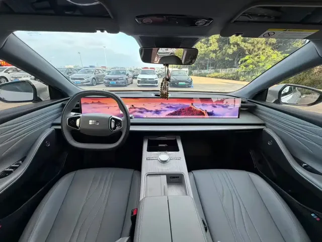 Geely Galaxy E8 — Фото автомобиля 5
