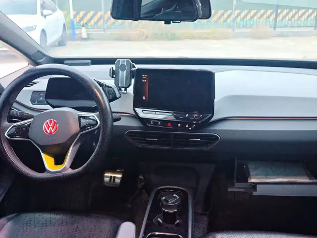Volkswagen ID.3 — Фото автомобиля 9