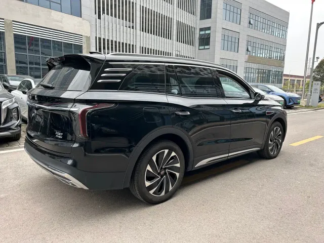 Hongqi HS7 PHEV — Фото автомобиля 13