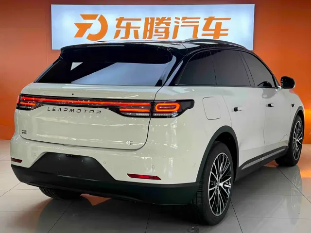Leapmotor C11 — Фото автомобиля 6