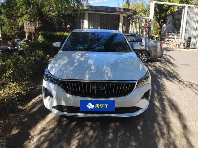 Geely Emgrand — Фото автомобиля 2