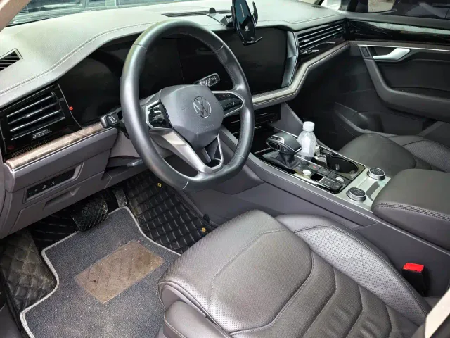 Volkswagen Touareg — Фото автомобиля 2