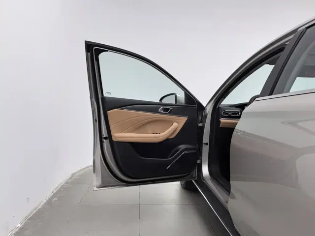 Geely Galaxy Stellar 6 — Фото автомобиля 8