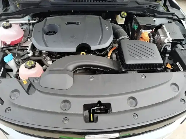Geely Emgrand L — Фото автомобиля 19