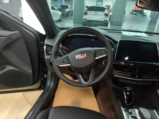 Cadillac CT5 — Фото автомобиля 10