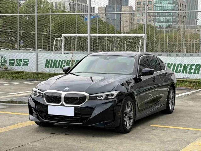 Фотография автомобиля — BMW i3