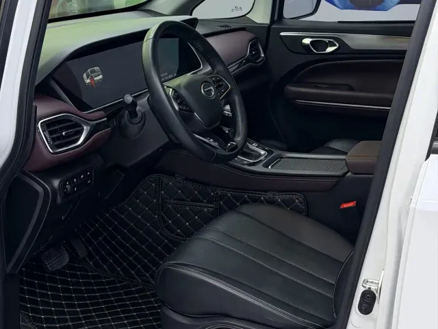 GAC Trumpchi M6 — Фото автомобиля 13