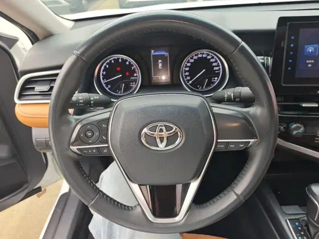 Toyota Camry — Фото автомобиля 10