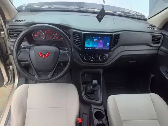 Wuling Hongguang V — Фото автомобиля 9