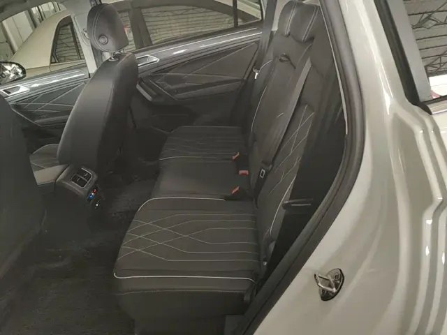 Volkswagen Tiguan L — Фото автомобиля 16
