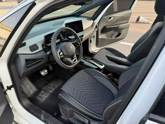 Volkswagen ID.3 — Фото автомобиля 4