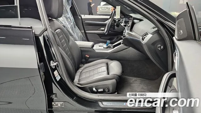 BMW i4 — Фото автомобиля 16