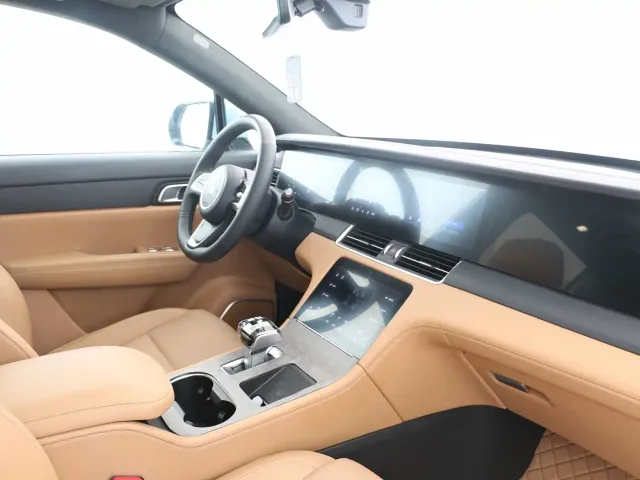 Li Auto ONE — Фото автомобиля 8