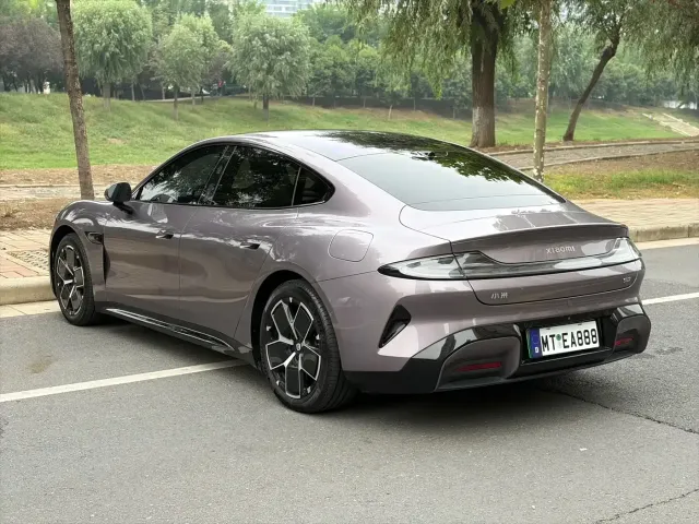 Xiaomi SU7 — Фото автомобиля 7
