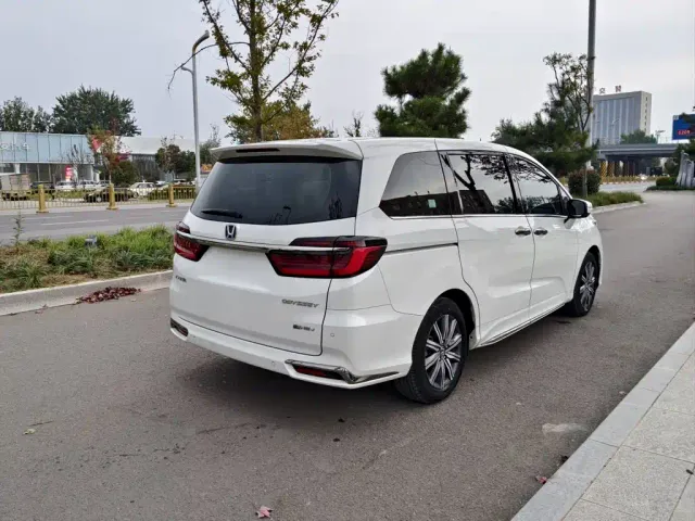 Honda Odyssey — Фото автомобиля 6