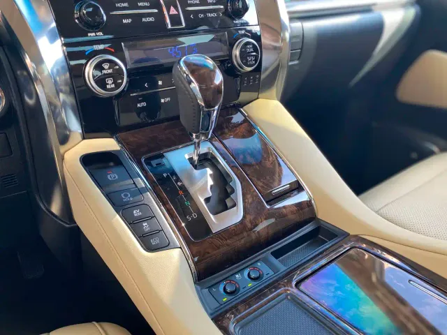 Toyota Alphard — Фото автомобиля 14