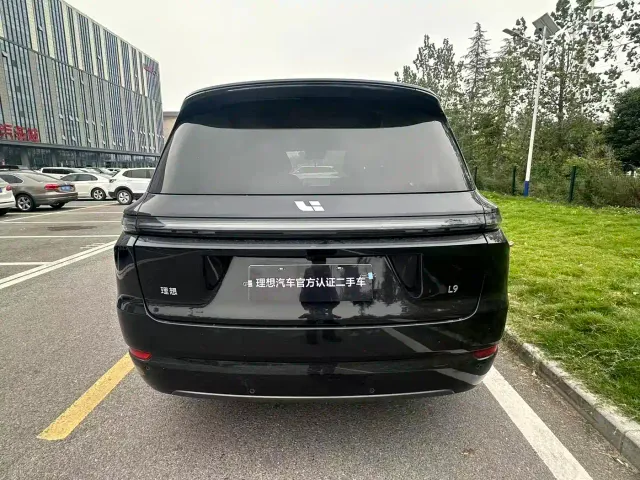Li Auto L9 — Фото автомобиля 9
