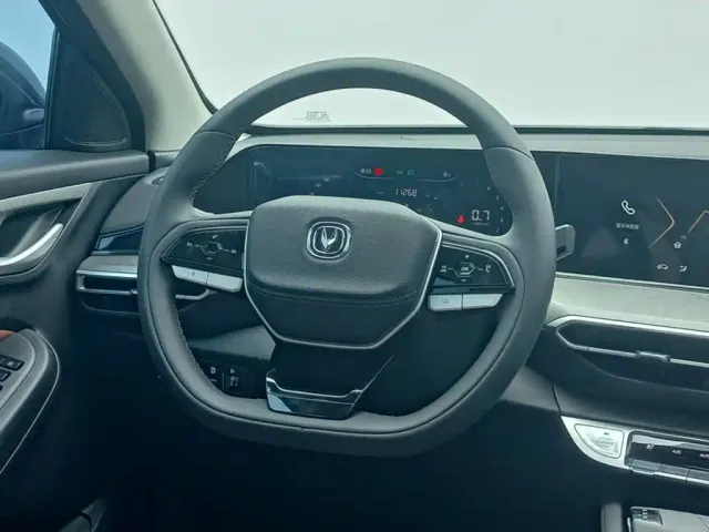 Changan Eado — Фото автомобиля 7
