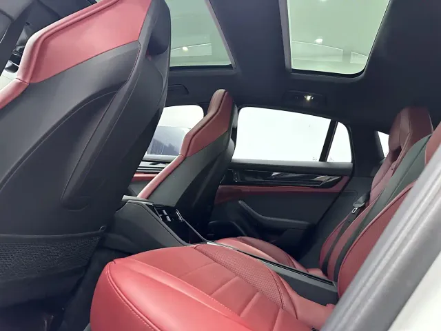 Porsche Panamera — Фото автомобиля 12