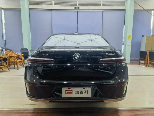 BMW 7 Series — Фото автомобиля 16