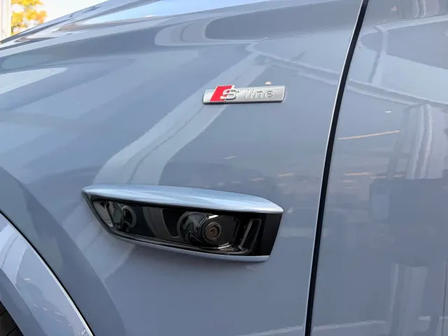 Audi Q6L e-tron — Фото автомобиля 9