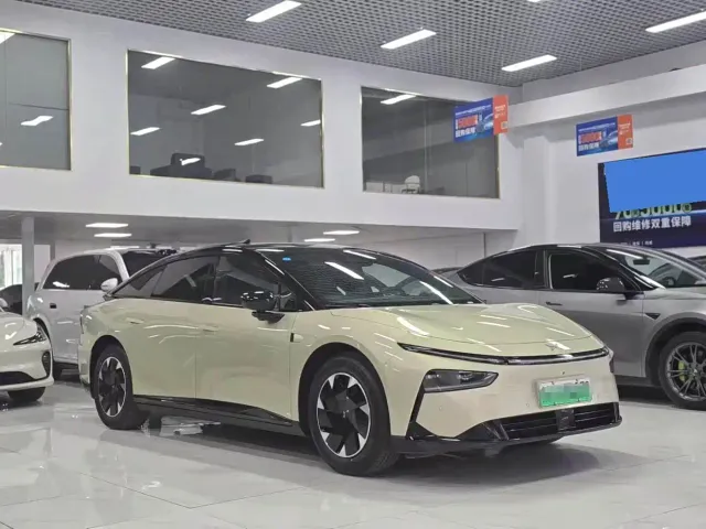Xpeng P7+ — Фото автомобиля 3