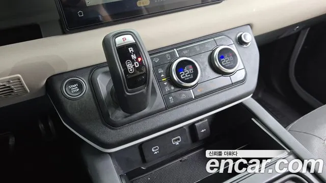 Land Rover Defender Defender (L663) 110 P300 X-Dynamic SE — Фото автомобиля 8