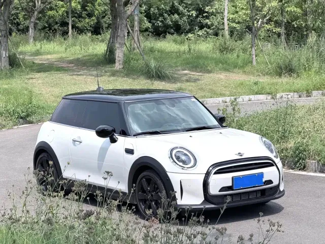 MINI MINI 2023 1.5T COOPER Artist — Фото автомобиля 3
