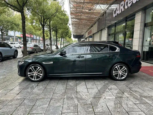 Jaguar XEL — Фото автомобиля 4