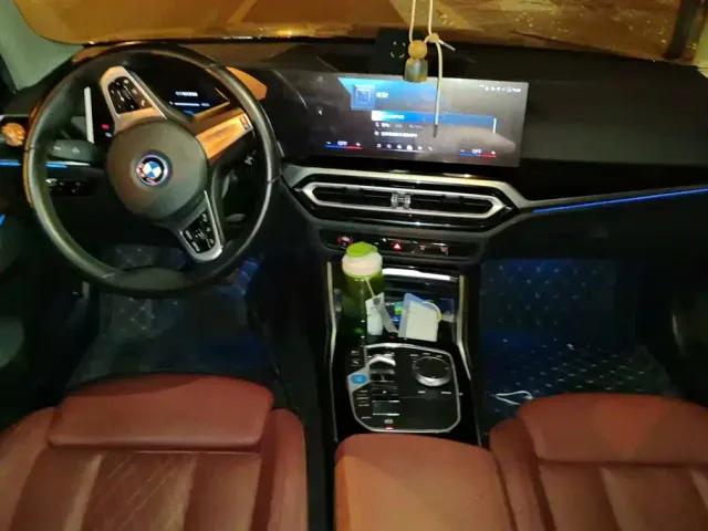 BMW i3 — Фото автомобиля 12