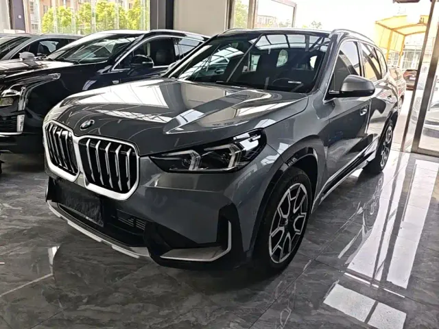 Фотография автомобиля — BMW X1