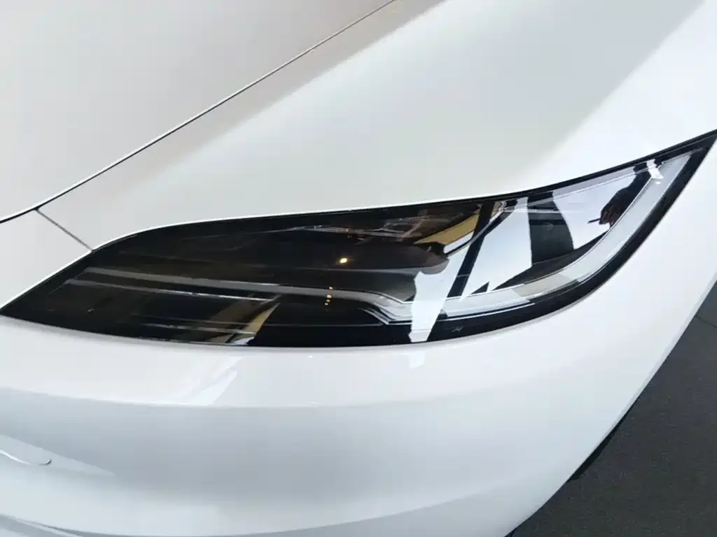 Tesla Model 3 2025 Model Year Facelift Rear-Wheel Drive — Фото автомобиля 23