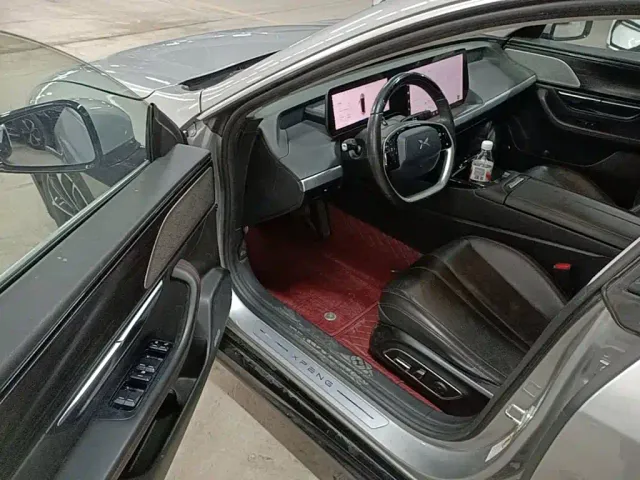 Xpeng P7 — Фото автомобиля 15